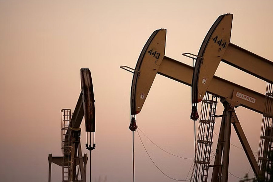 রাশিয়ার সঙ্গে তাই ভারতের সম্পর্কেরও তেমন অবনতি হয়নি কখনওই। দুই দেশের বাণিজ্য সময়ের সঙ্গে সঙ্গে আরও বৃদ্ধি পেয়েছে। রাশিয়া থেকে ভারতের তেল আমদানি মে মাসে প্রায় ৪০ শতাংশ বৃদ্ধি পেয়েছে।