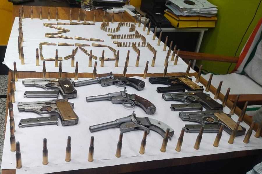 One arrested and Arms and bullets recovered from North Dinajpur