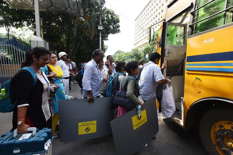 Buses and poolcars are not enough to serve the public, because of Panchayat election 