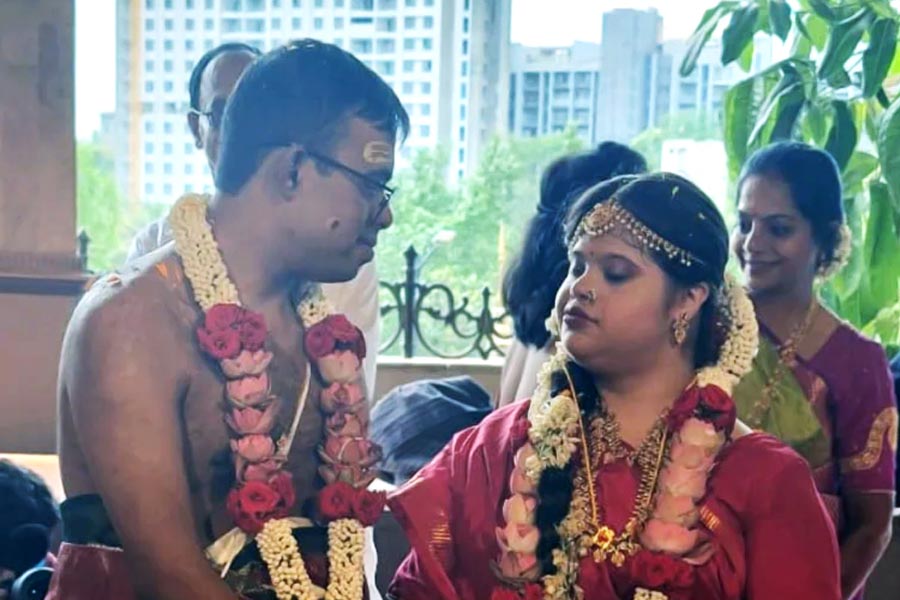 Image of Down Syndrome couple marriage.