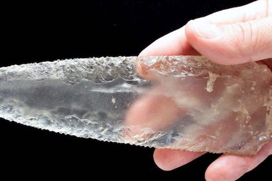 image of crystal dagger 