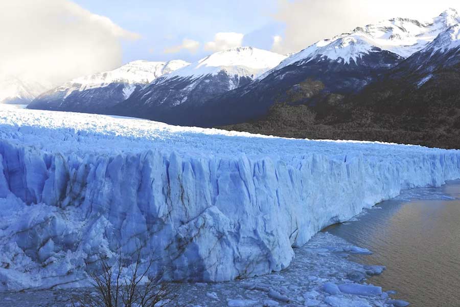 China Scientists covering Dagu Glacier with large sheets