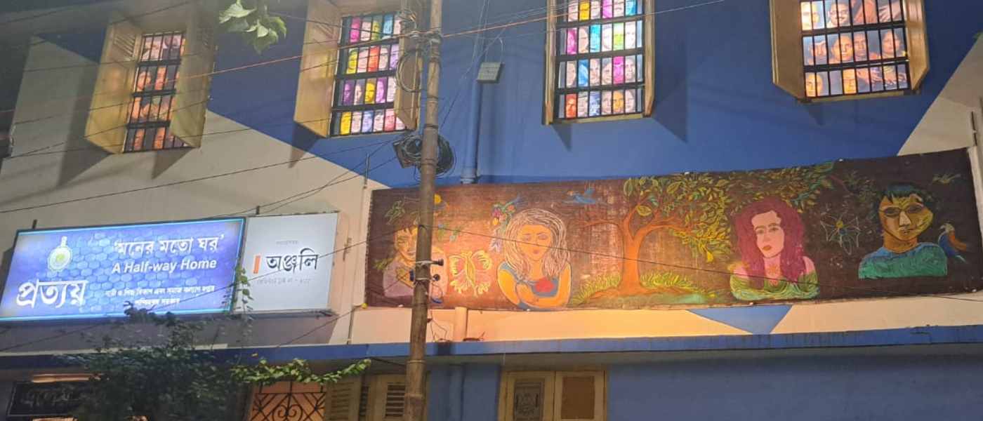 ‘প্রত্যয়’- এর বাড়ি সেজেছে আবাসিকদের কাজে।