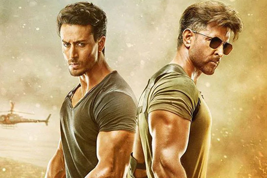 ২০১৯ সালে মুক্তি পায় স্পাই ইউনিভার্স সিরিজ়ের তৃতীয় ছবি ‘ওয়ার’। এই ছবিতে অভিনয় করেছিলেন হৃতিক রোশন, টাইগার শ্রফ এবং বাণী কপূর। এই ছবিটি বক্স অফিস থেকে ৪৭৫ কোটি টাকার ব্যবসা করে।