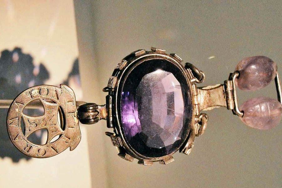 Purple Sapphire of Delhi is said to bring sorrow to whoever possesses it.