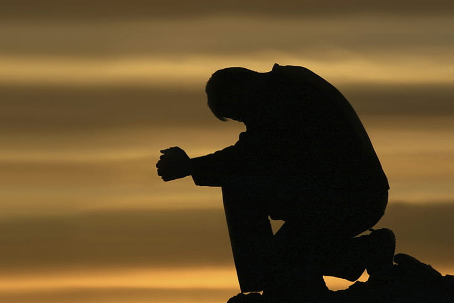 Purple Sapphire of Delhi is said to bring sorrow to whoever possesses it.