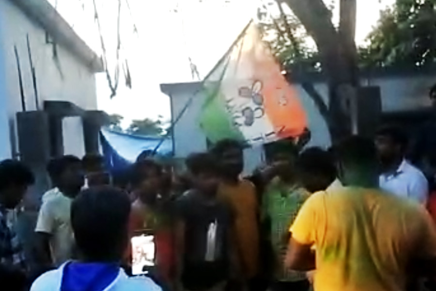 TMC workers claims they have won in the Panchayat vote and dances in Nalhati