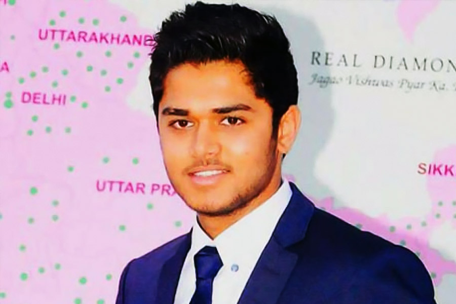 All you need to know about Dravya Dholakia, who chose to work at bakery despite being son of rich father