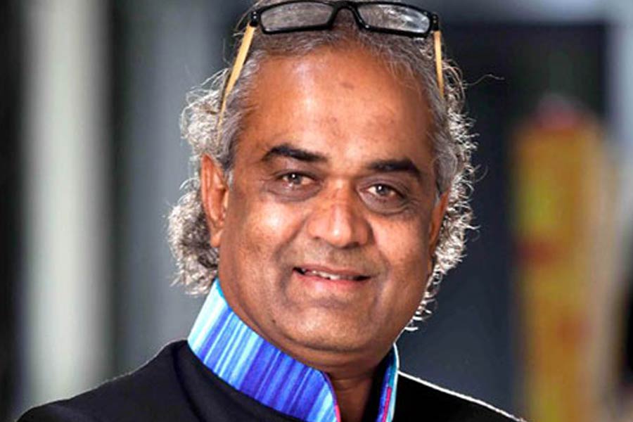 All you need to know about Dravya Dholakia, who chose to work at bakery despite being son of rich father