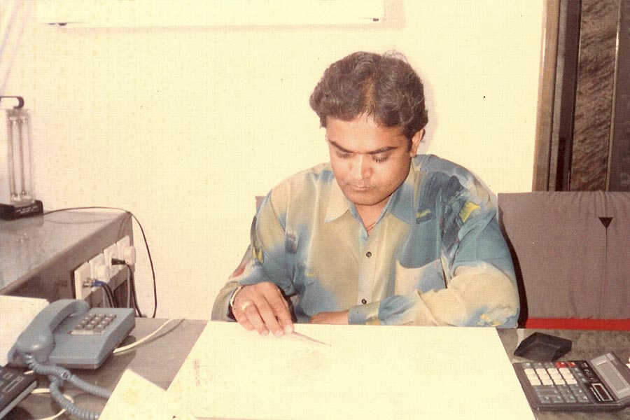 All you need to know about Dravya Dholakia, who chose to work at bakery despite being son of rich father