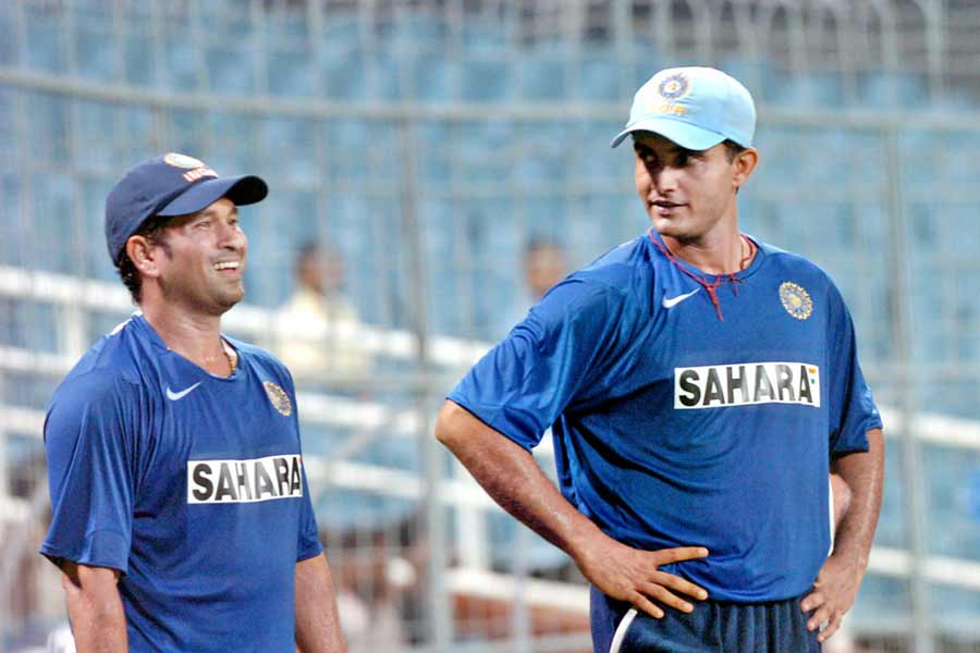 জুটি: সচিন তেন্ডুলকর ও সৌরভ গঙ্গোপাধ্যায়। জানতেনও না তাঁদের বিপদের আশঙ্কার কথা