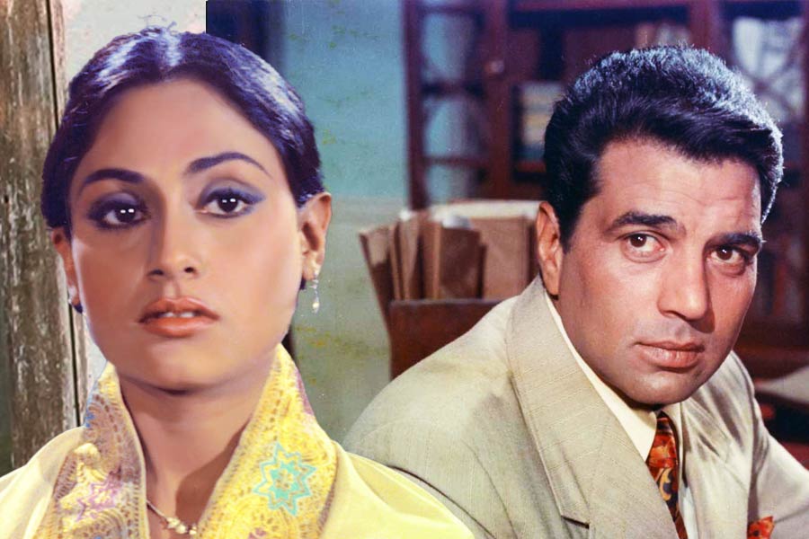 Image of Jaya Bachchan and Dharmendra
