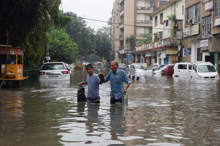 Flood warning in Delhi as Haryana discharges water into Yamuna