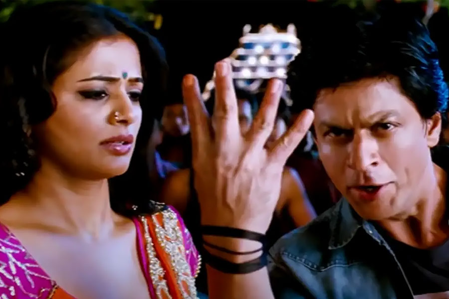 Priyamani with Shah Rukh Khan in Chennai Express movie