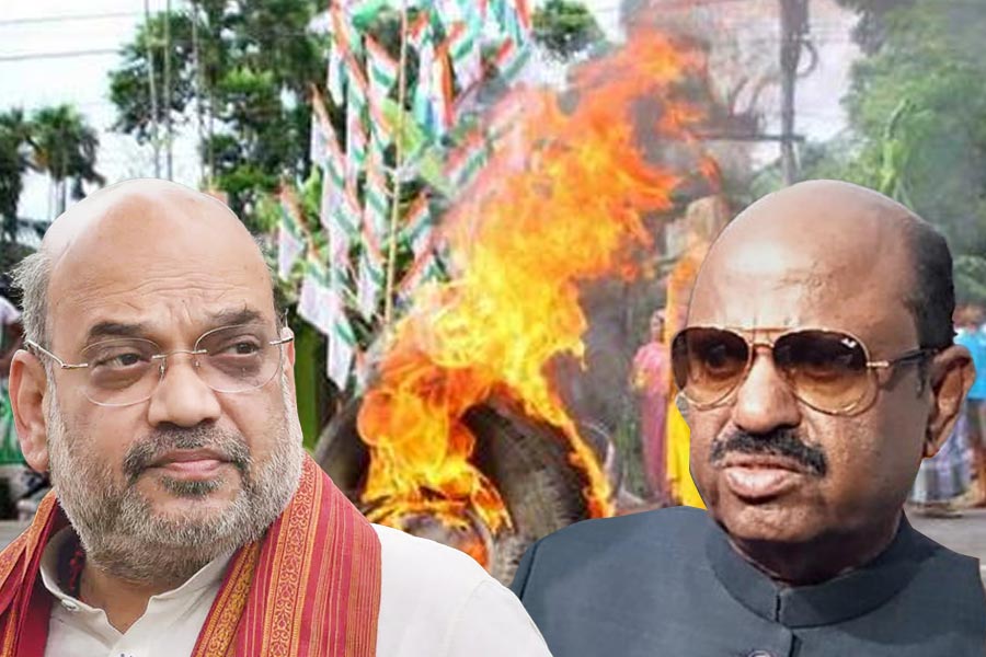 image of amit shah and governor 