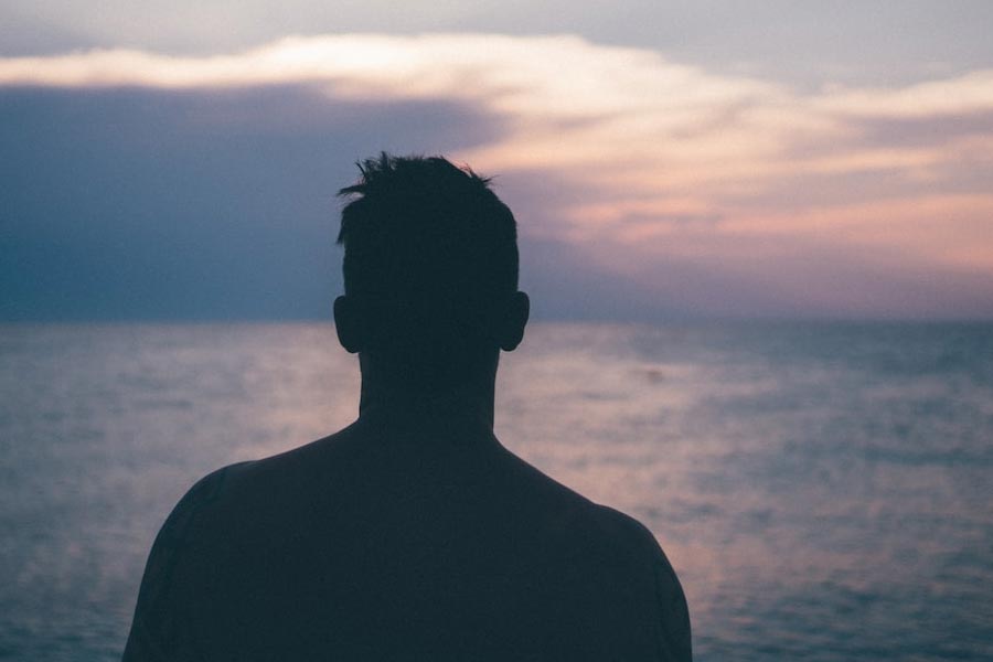 শক্তি কপূর থেকে বিবেক ওবেরয়, ফারদিন খানের মতো বলিপাড়ায় একাধিক অভিনেতা রয়েছেন যাঁরা নিজেদের কেরিয়ারে সাফল্যের সিঁড়িতে চ়ড়া শুরু করলেও নানা রকম বিতর্কে জড়িয়ে পড়ার ফলে বর্তমানে আলোর রোশনাই থেকে লক্ষ যোজন দূরে রয়েছেন।