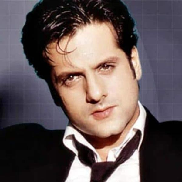 প্রয়াত অভিনেতা ফিরোজ খানের পুত্র ফারদিন খান বলিপাড়ায় পা রেখেছিলেন ১৯৯৮ সালে। কিন্তু কেরিয়ার শুরুর তিন বছরের মধ্যেই মাদক মামলায় নাম জড়িয়ে পড়ে ফারদিনের। নাসির আব্দুল করিম নামে এক মাদক ব্যবসায়ীর বিরুদ্ধে ন’গ্রাম কোকেন বিক্রির অভিযোগ ওঠায় সেই সূত্রে ফারদিনের নাম প্রকাশ্যে আসে।