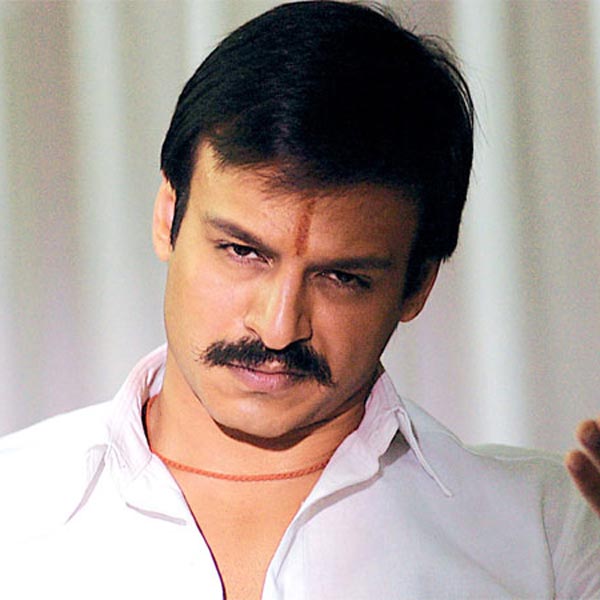 বিবেকের দাবি, তাঁর ফোনে মোট ৪১ বার ফোন করেছিলেন সলমন। ঐশ্বর্যার সঙ্গে ঘনিষ্ঠতার জন্য বিবেককে কেরিয়ারে ক্ষতির পাশাপাশি প্রাণও হারাতে হতে পারে বলেও হুমকি দিয়েছিলেন সলমন। এই বৈঠকে সলমনের বিরুদ্ধে মুখ খোলার পর বিবেকের কেরিয়ারের পতন শুরু হয়। বলিপাড়ার একাংশের মতে, সলমনের বিরুদ্ধে অভিযোগ জানিয়েছিলেন বলেই বিবেক তাঁর কেরিয়ারে এগিয়ে যেতে পারেননি।