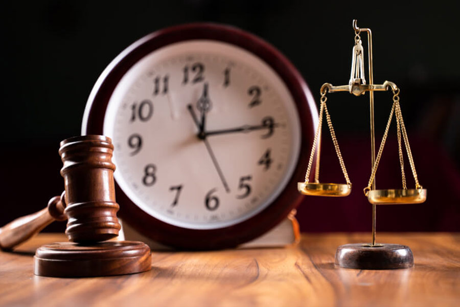 Representational image of divorce in court