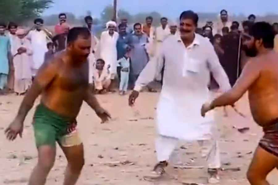 Viral video of Pakistan’s Slap Kabaddi that is gaining popularity in that country