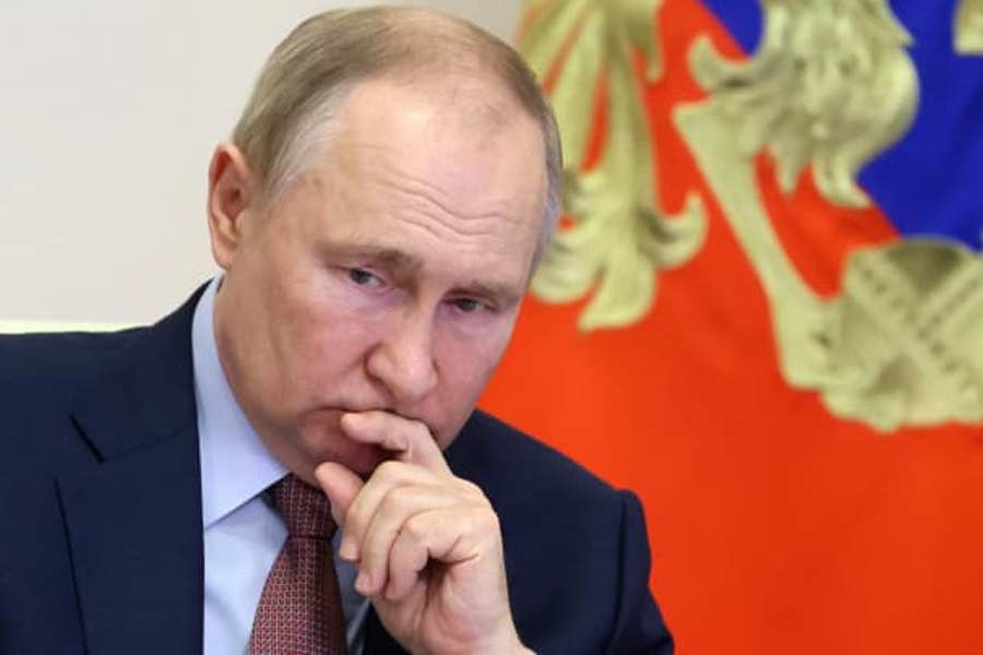 Despite record purchase discount in Russian oil for India plunges.