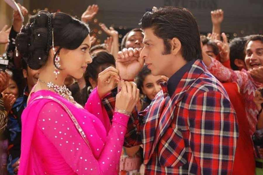 কিন্তু অভিনেতা এবং পরিচালকের জেদের জন্য ১০০ কোটি টাকার ব্যবসা করতে ব্যর্থ হয় শাহরুখ এবং দীপিকার ছবি।