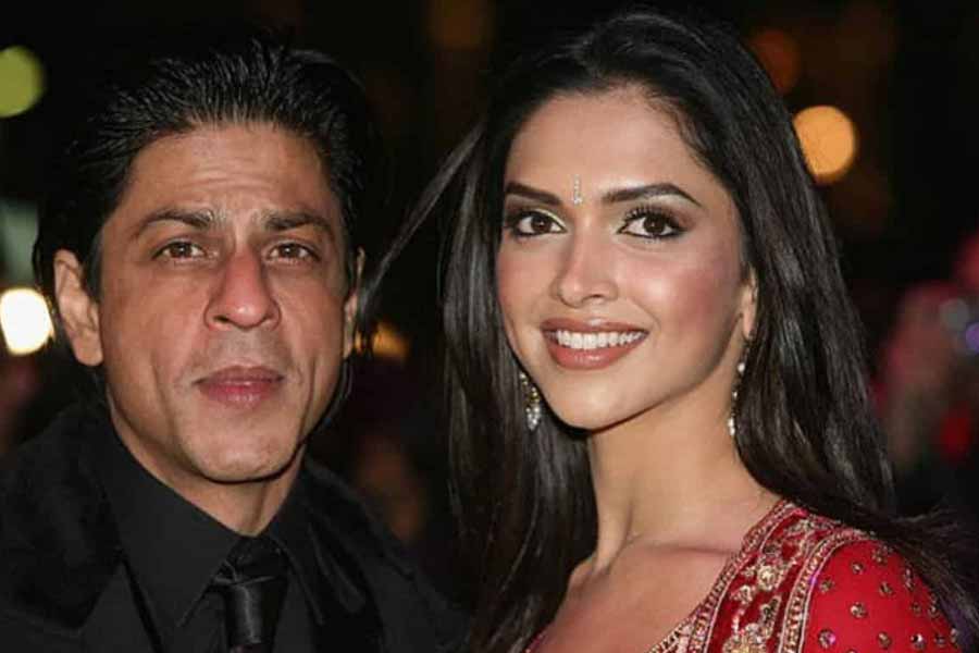 এক সাক্ষাৎকারে ফারহা জানান, শাহরুখ এবং দীপিকা অভিনীত ‘ওম শান্তি ওম’ ছবিটি খুব সহজেই ১০০ কোটি টাকার ব্যবসা করতে পারত। এই ছবির পরিচালনার দায়িত্বে ছিলেন ফারহা নিজেই।