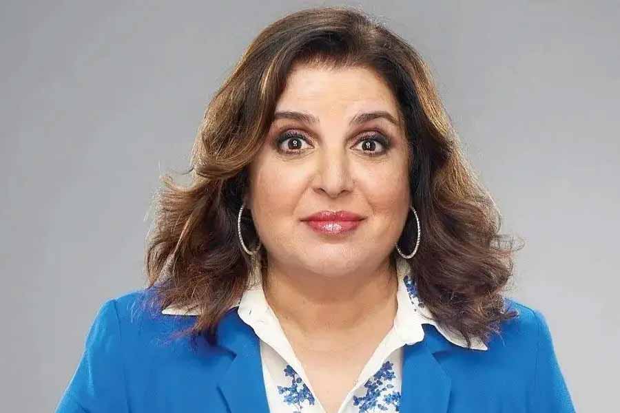 ফারহার এই মন্তব্য প্রকাশ্যে আসার পর পরিচালককে নিয়ে নেটব্যবহারকারীরা কটাক্ষ করতে শুরু করেন। কেউ বলেন, ‘‘ফারহা ক্লাসের সেই ছাত্রীর মতো আচরণ করছেন যিনি সব সময় প্রথম স্থান অধিকার করেন।’’