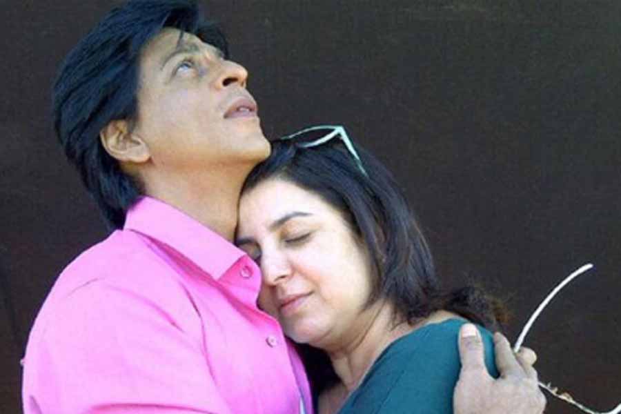 আবার কেউ বলেছেন, ‘‘৮৩ কোটি টাকার ব্যবসা করতে পেরেছে বলে ফারহা আনন্দিত নয়। অতিরিক্ত ১৭ কোটি টাকা রোজগার করতে পারেনি বলেই তাঁর মন খারাপ।’’