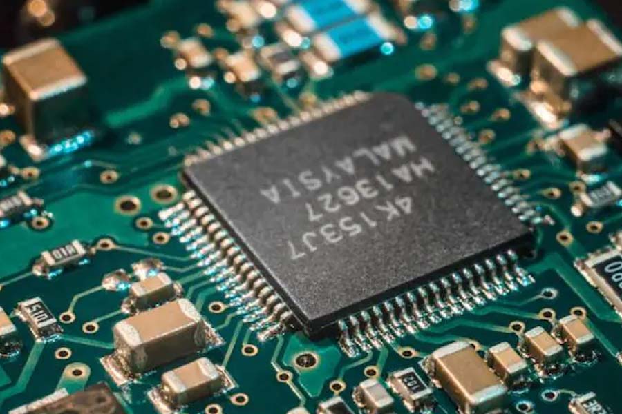 Taiwan Company Foxconn has withdrew from Joint Venture with Indian Company Vendanta to make semiconductor.