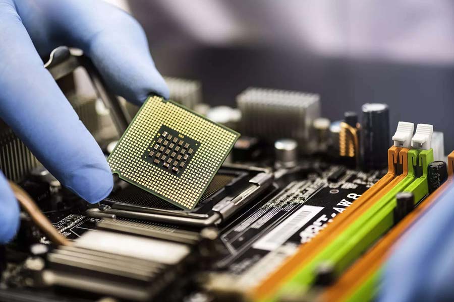 Taiwan Company Foxconn has withdrew from Joint Venture with Indian Company Vendanta to make semiconductor.