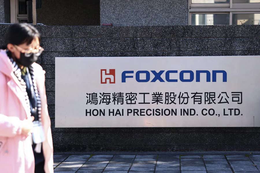 Taiwan Company Foxconn has withdrew from Joint Venture with Indian Company Vendanta to make semiconductor.