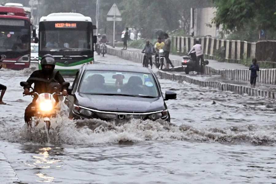 Water reaches Supreme Court, Rajghat in Delhi, Yamuna water recedes slightly