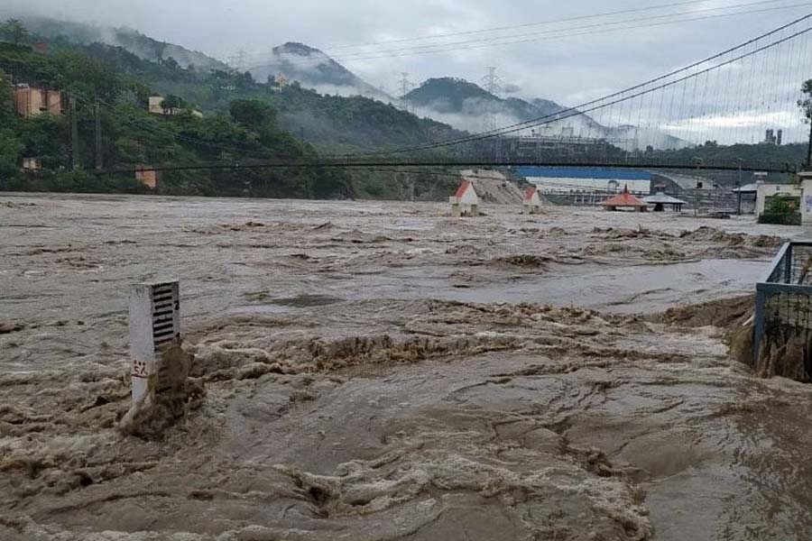 image of flood in Uttarakhand 