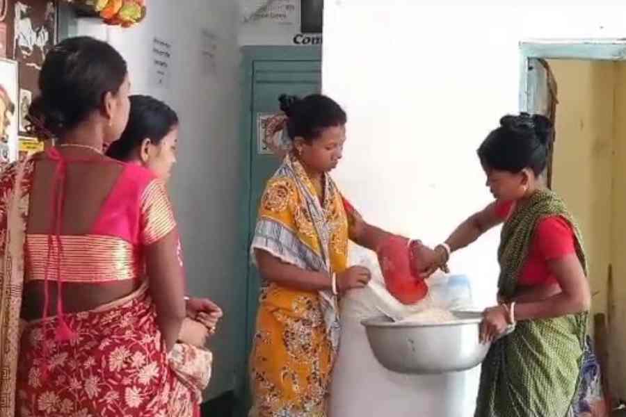 BJP workers takes shelter as TMC allegedly started to threaten them after the Panchayat election