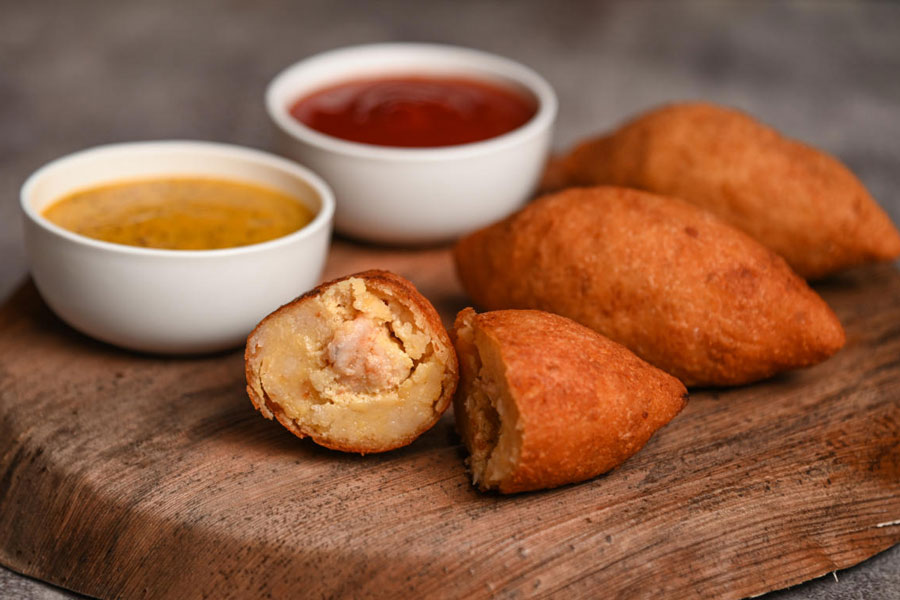 চিংড়ির ঝাল মুগপুলি।