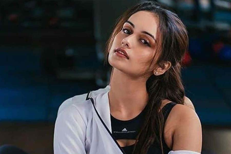 Manushi Chillar