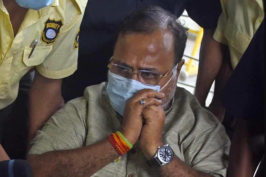 Hastings Police Station summons Super of Presidency Jail in Partha Chatterjee’s ring case.