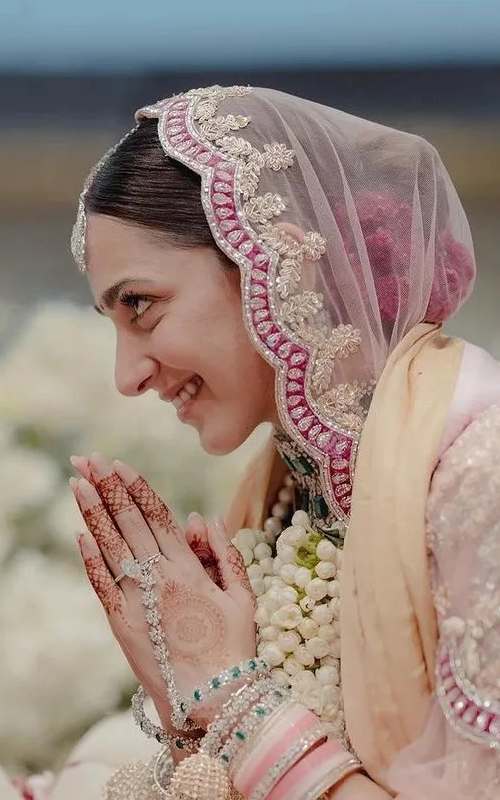 বিয়েতে কিয়ারার নখের সাজ।
