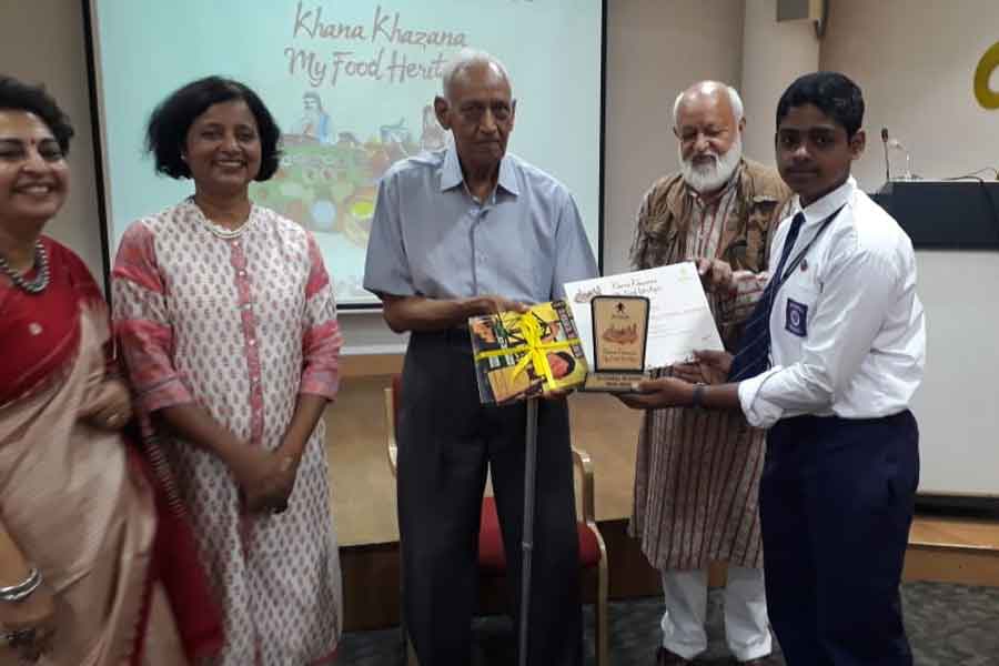 A student of Chandannagar Banga Vidyalaya won prize in national level drawing competition