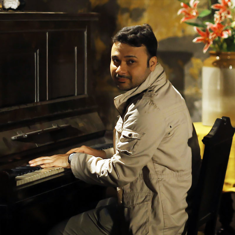 পিয়ানোশিল্পী সৌরেন্দ্র মল্লিক। 