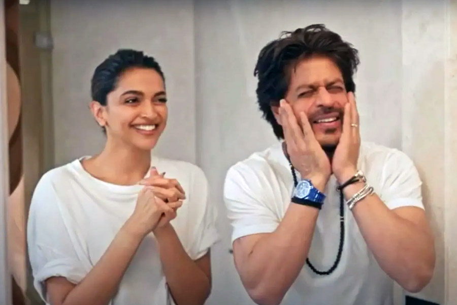 Image of Deepika Padukon and Shah Rukh Khan 