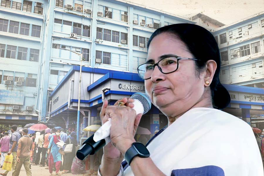 pictuer of Mamata Banerjee and sskm