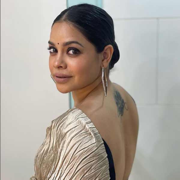  Sumona Chakravarti