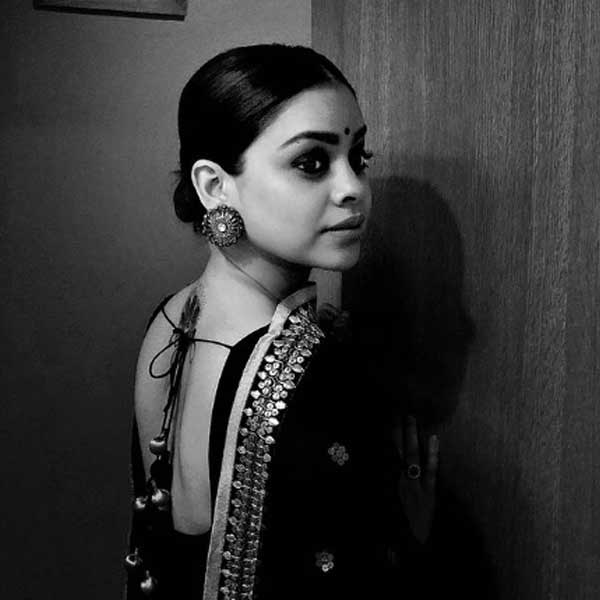  Sumona Chakravarti