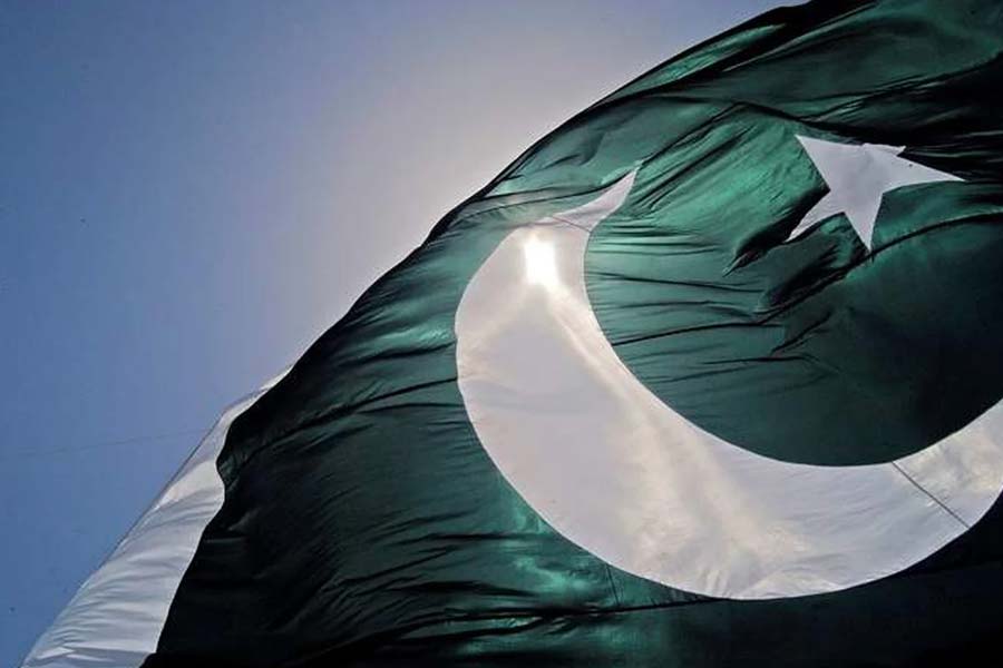 Pakistan to hoist 500ft long flag spending 40 crore to defeat India in flag war 