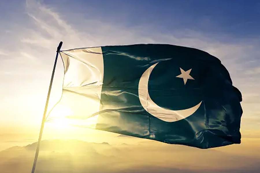 Pakistan to hoist 500ft long flag spending 40 crore to defeat India in flag war 
