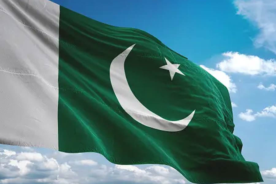 Pakistan to hoist 500ft long flag spending 40 crore to defeat India in flag war 
