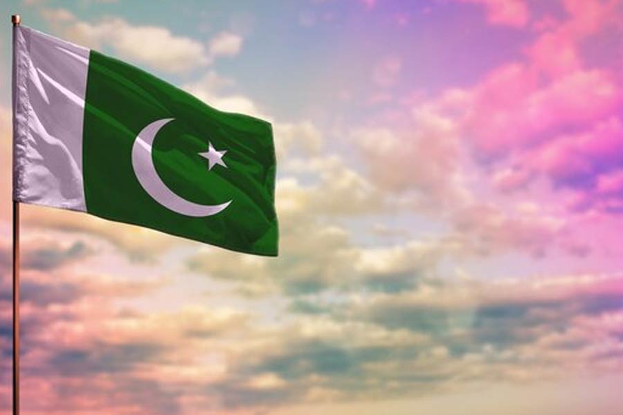 Pakistan to hoist 500ft long flag spending 40 crore to defeat India in flag war 