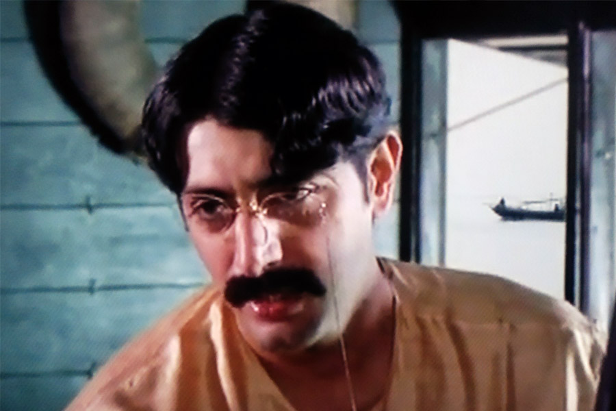 Know the details about bollywood actor Priyanshu Chatterjee, what is he doing now 